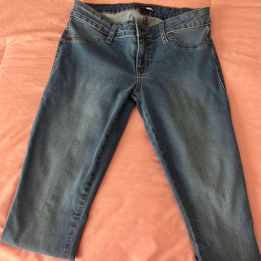 Fashion Nova Jeans, soft and stretchy, size 9 🩷